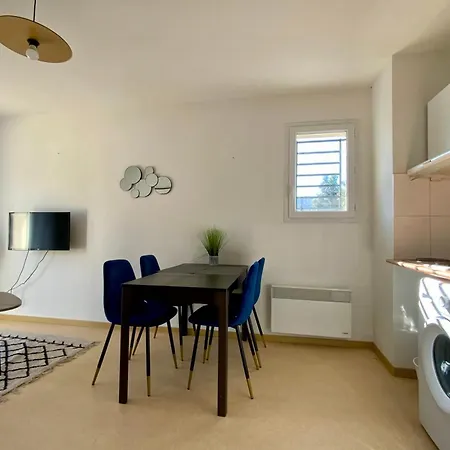 C08 Les Naiades- 2 Bedrooms For 5 People ! Prázdninový dům Avene